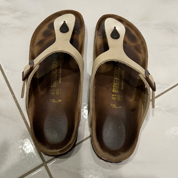 Birkenstock Size 41  Gizeh Sandals Pearl White Thong Buckle Cork Sole Unisex - Picture 7 of 8